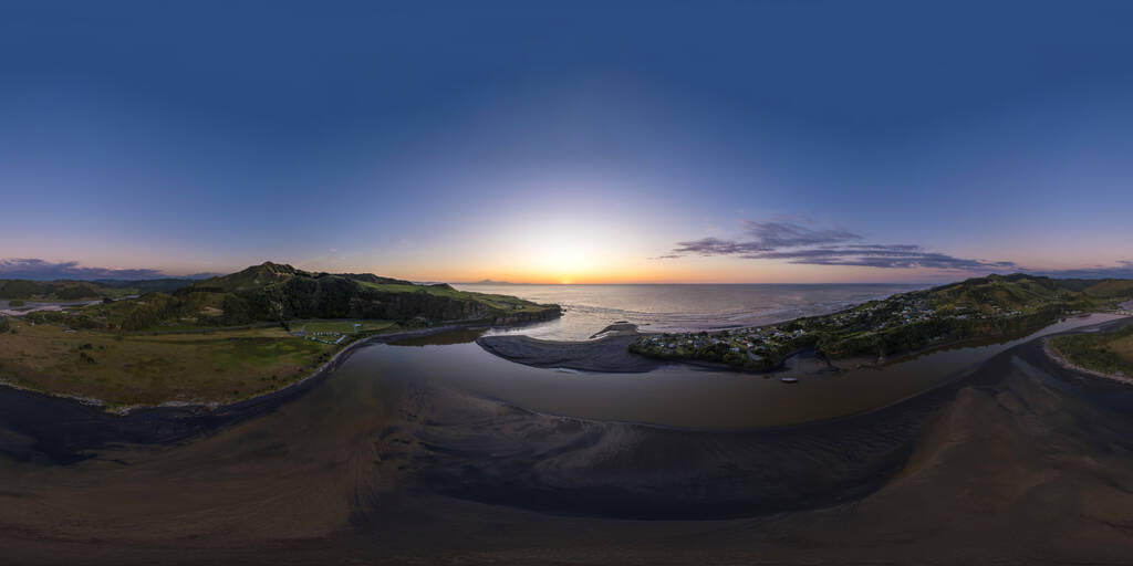 06Mokau River 1 [360]_14Jan2023_8192px.jpg