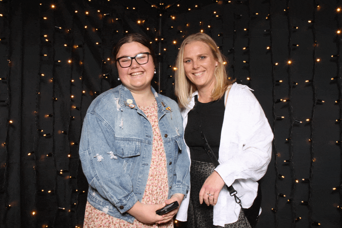 0320_WDSG_WhanauDinner_9Sep2022.gif