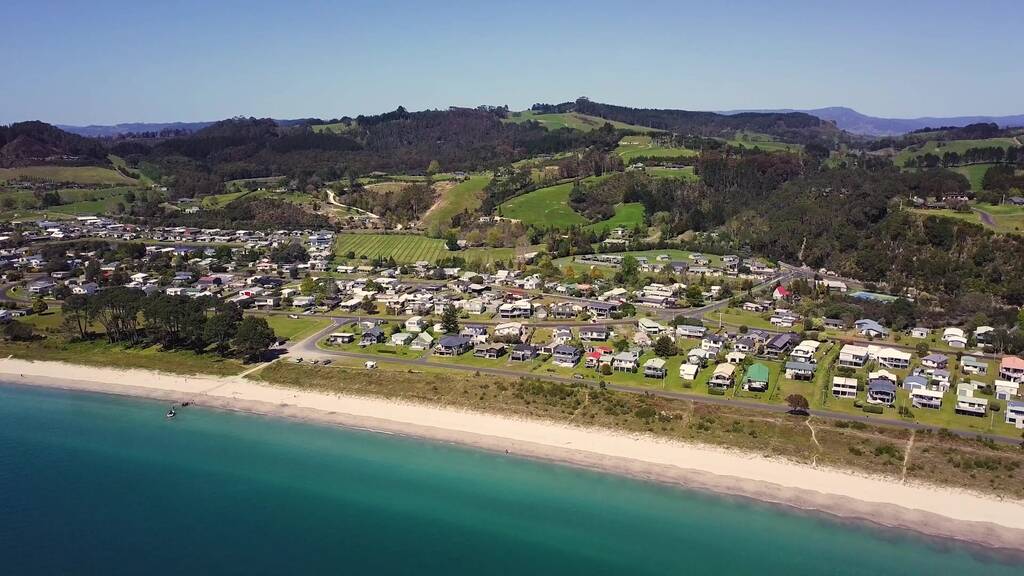 Cooks Beach 1 (FHD).mp4