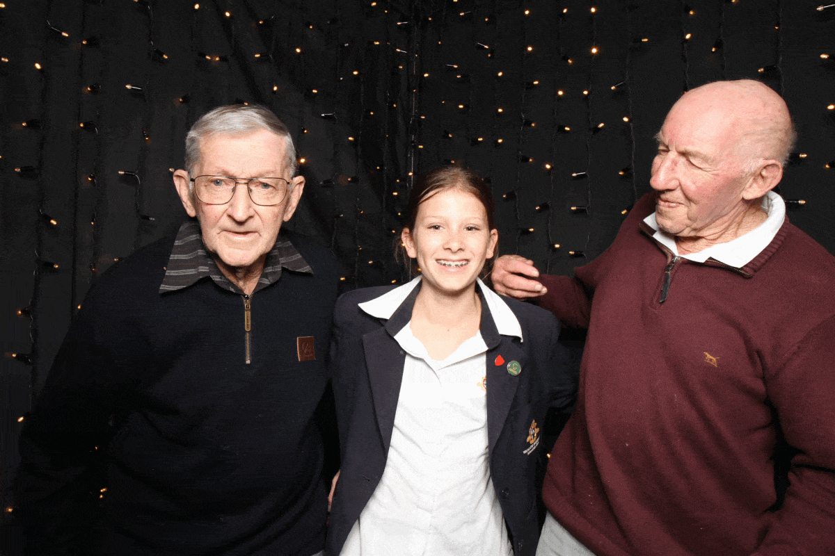 0180_WDSG_GrandparentsDay_29Nov2023.gif