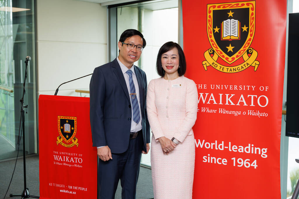 181_UoW_DoPT_VietnameseDelegation_Farewell_18Sep2026.jpg