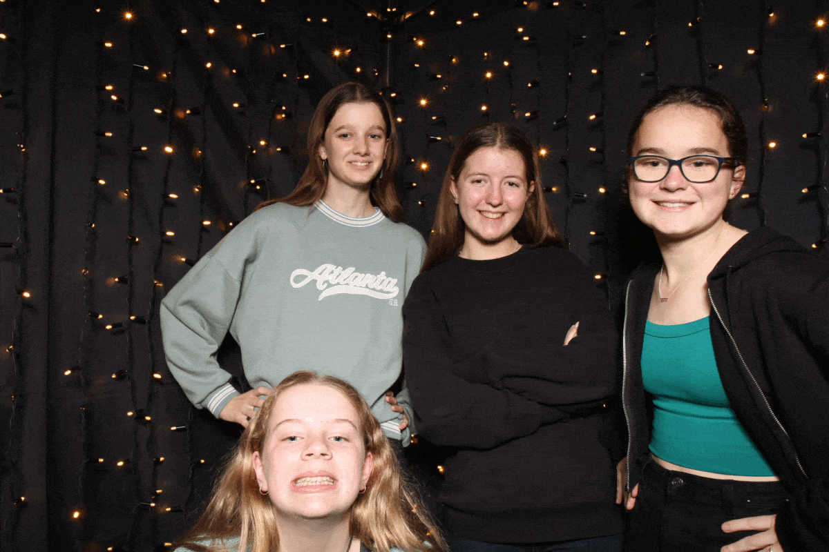 0332_WDSG_WhanauDinner_9Sep2022.gif