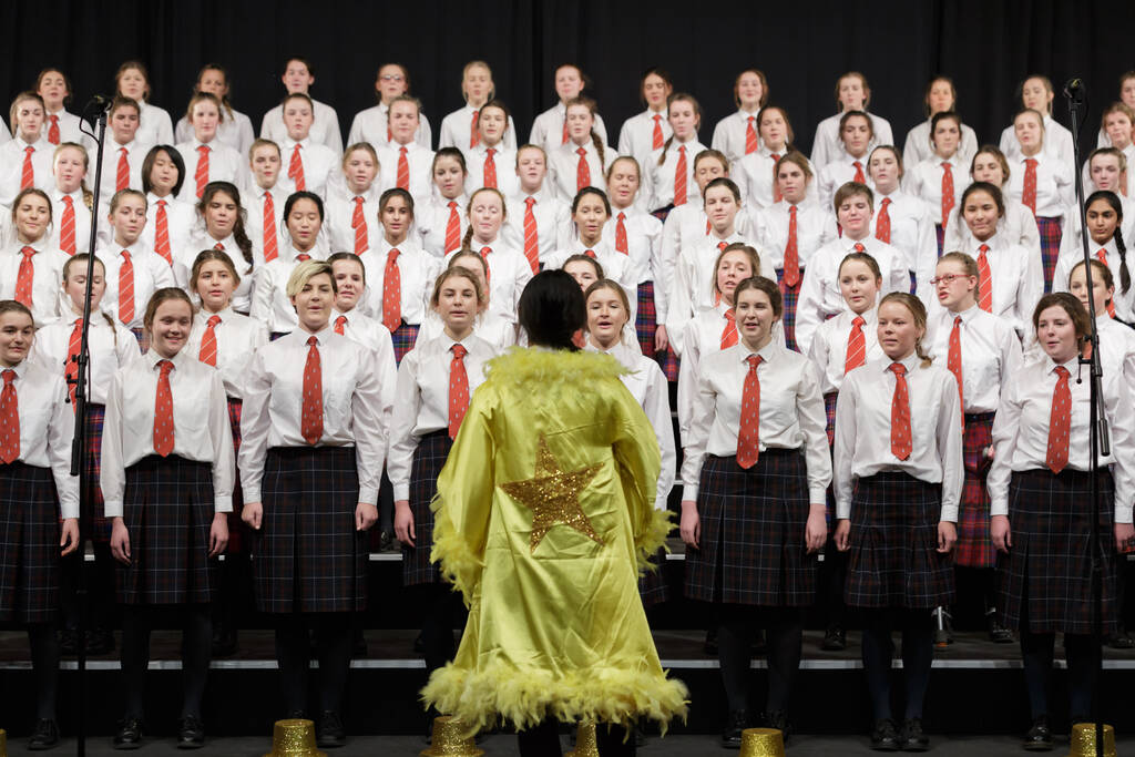 Dio House Singing 2015 645.jpg