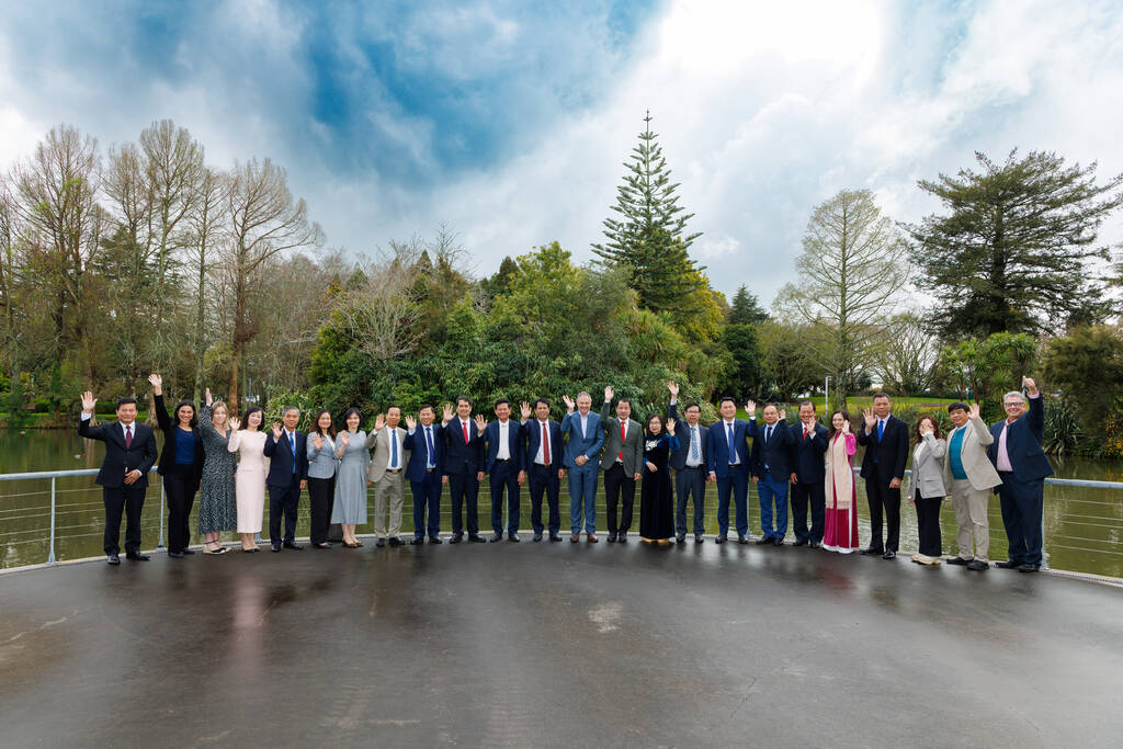 114_UoW_DoPT_VietnameseDelegation_Farewell_18Sep2026.jpg
