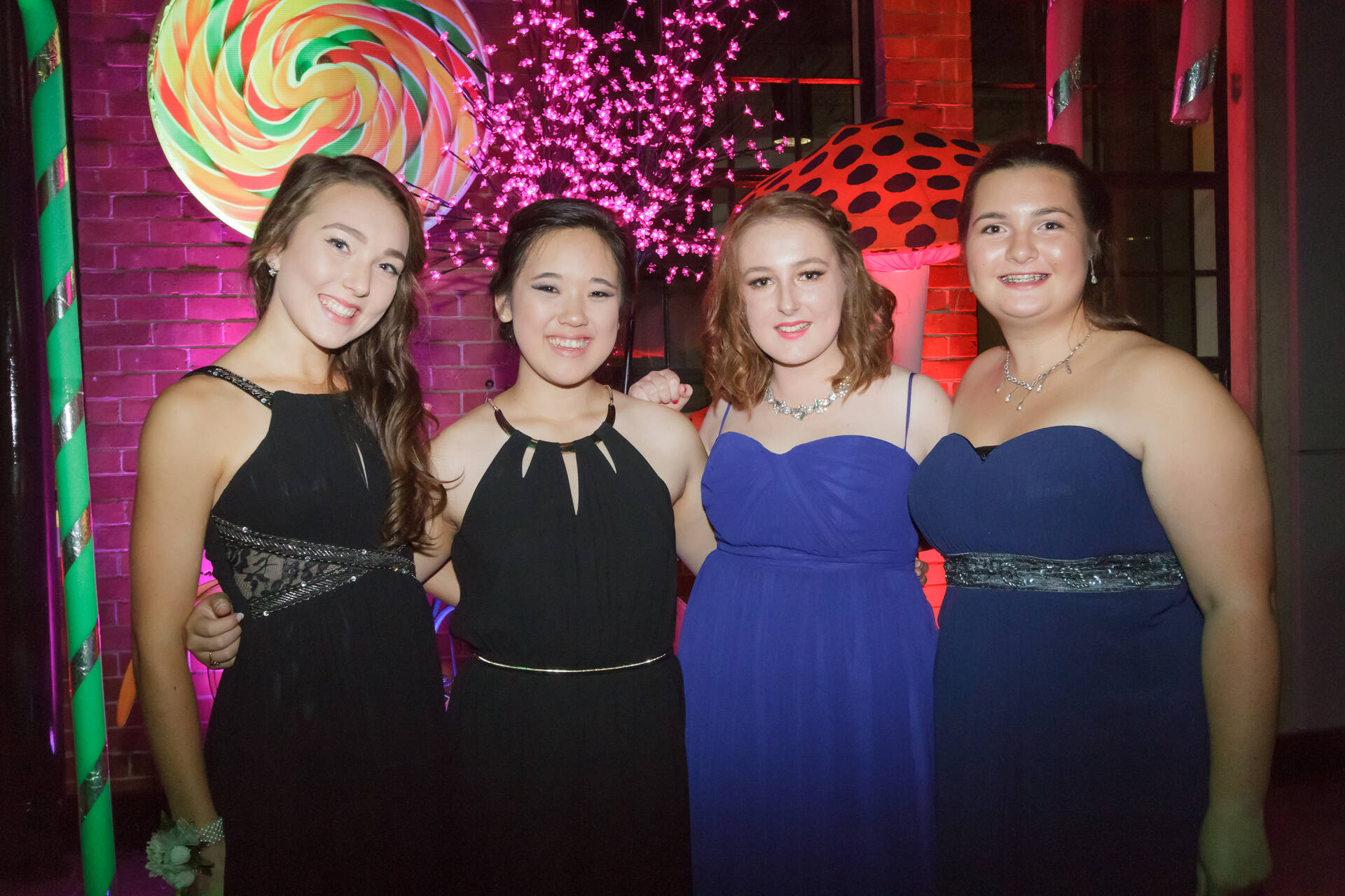 Dio May Ball 2015 1933.jpg